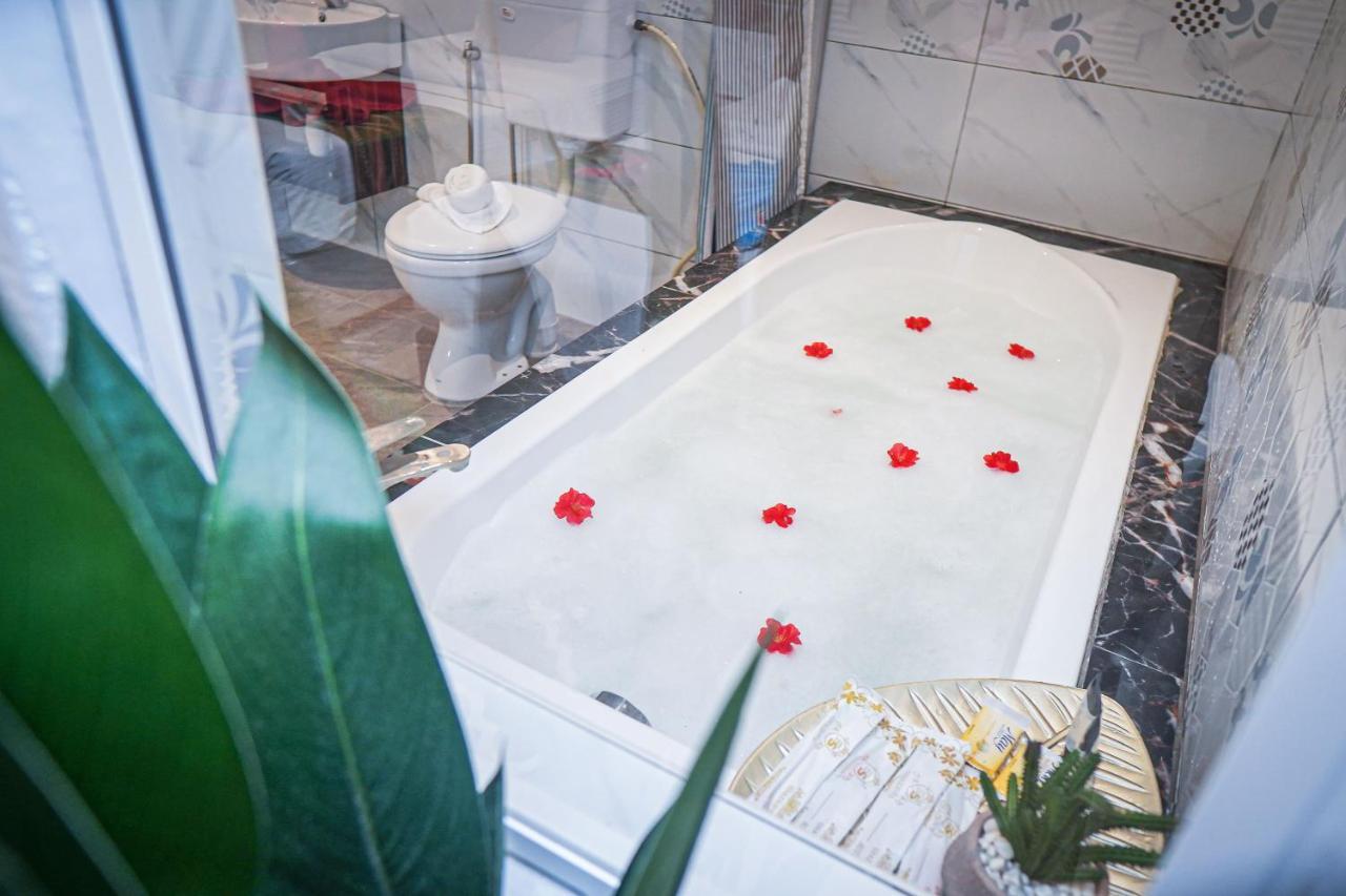 Ghazrins Desaru Hotell Pengerang Exteriör bild