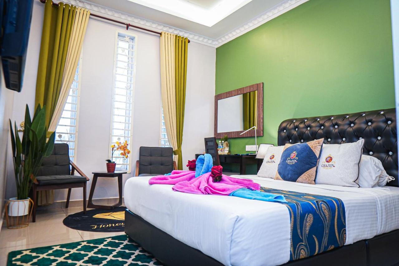 Ghazrins Desaru Hotell Pengerang Exteriör bild