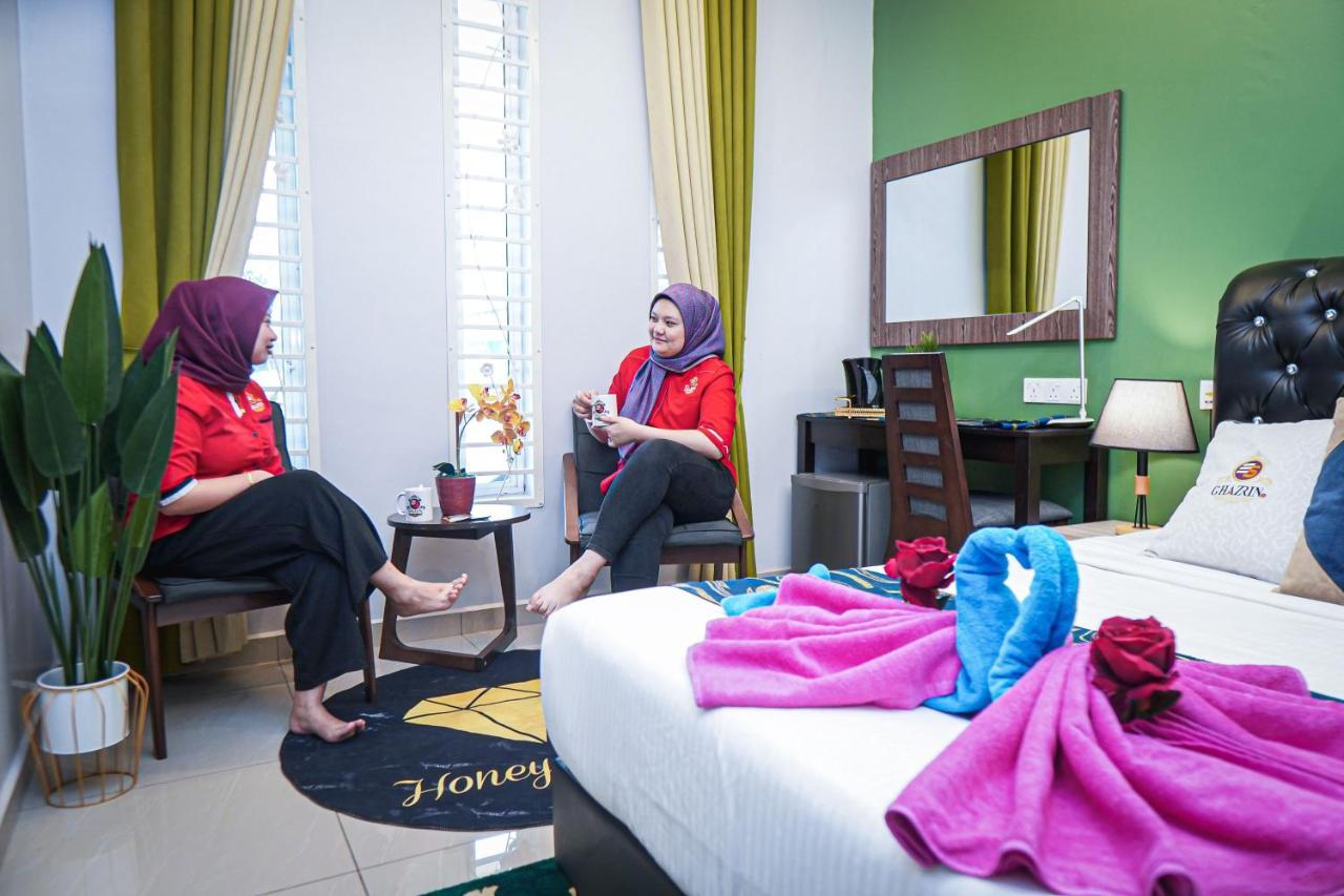 Ghazrins Desaru Hotell Pengerang Exteriör bild