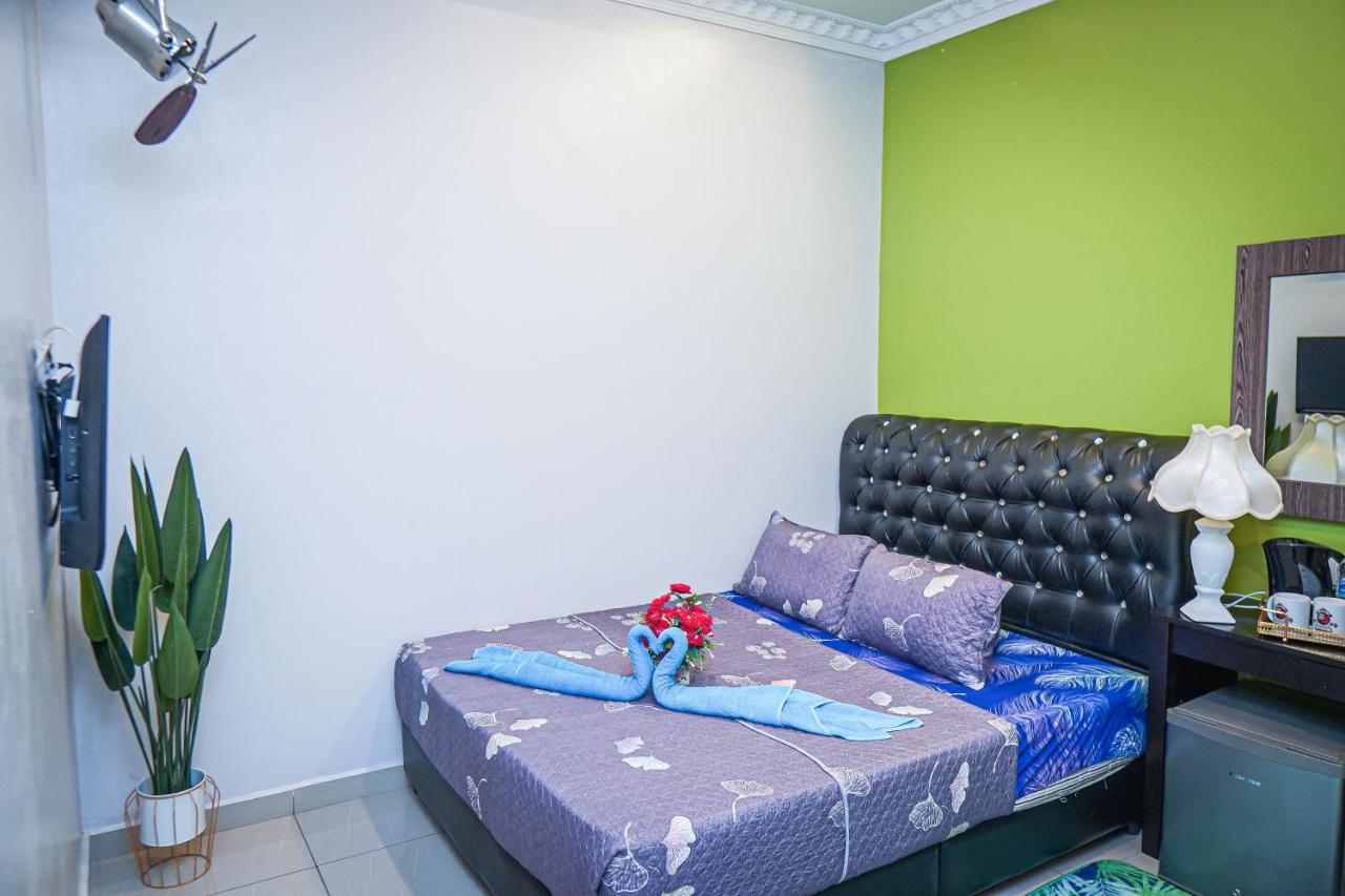 Ghazrins Desaru Hotell Pengerang Exteriör bild