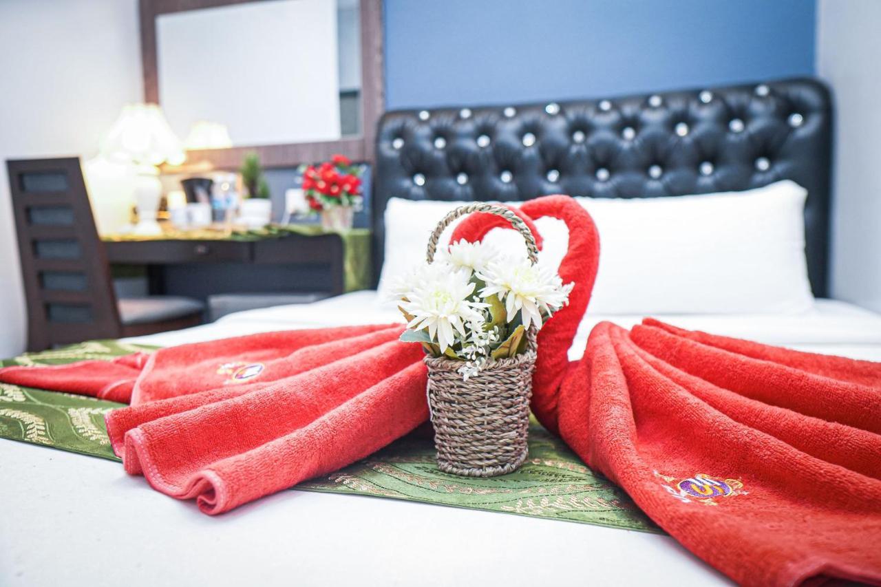 Ghazrins Desaru Hotell Pengerang Exteriör bild