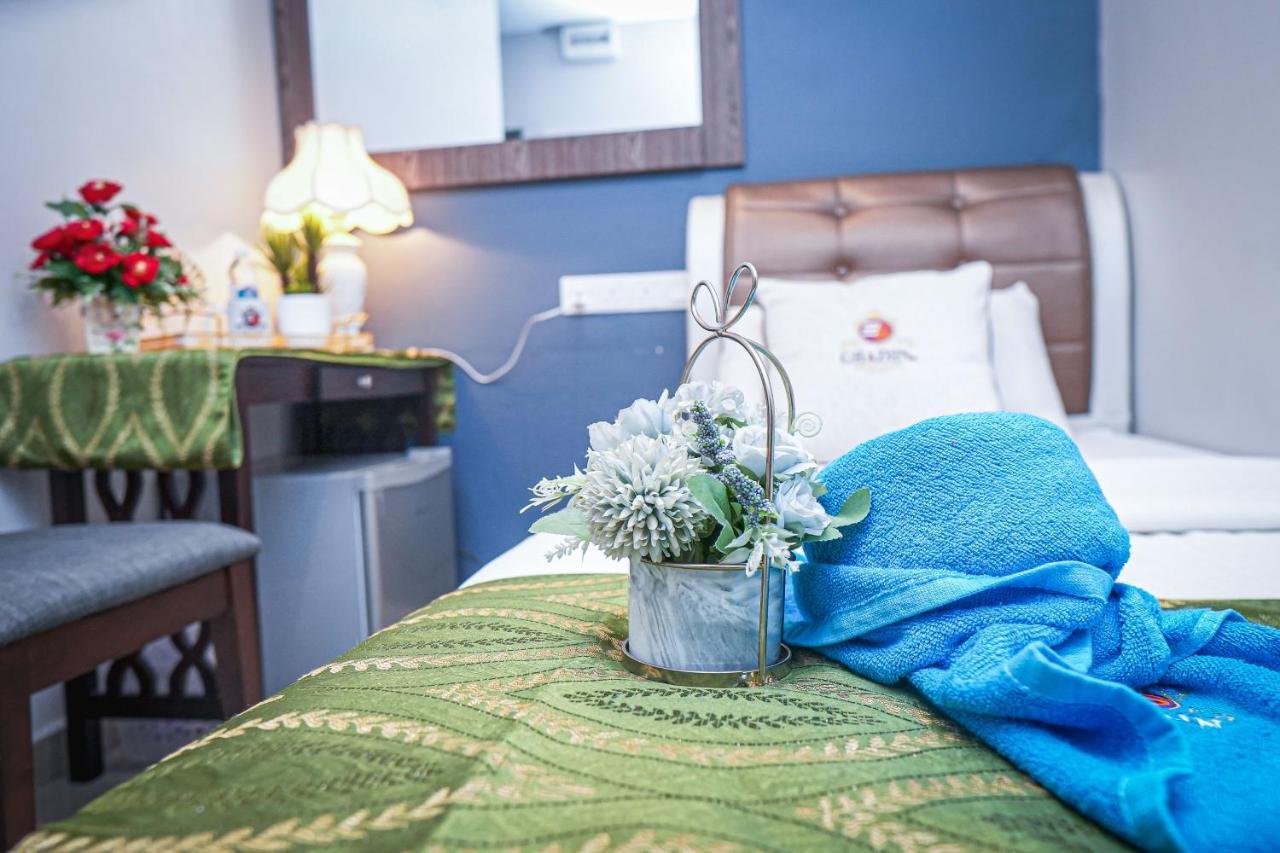 Ghazrins Desaru Hotell Pengerang Exteriör bild