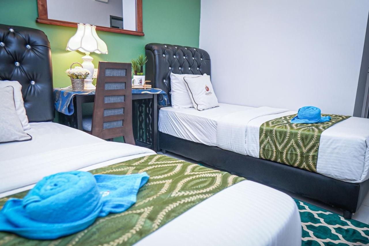 Ghazrins Desaru Hotell Pengerang Exteriör bild